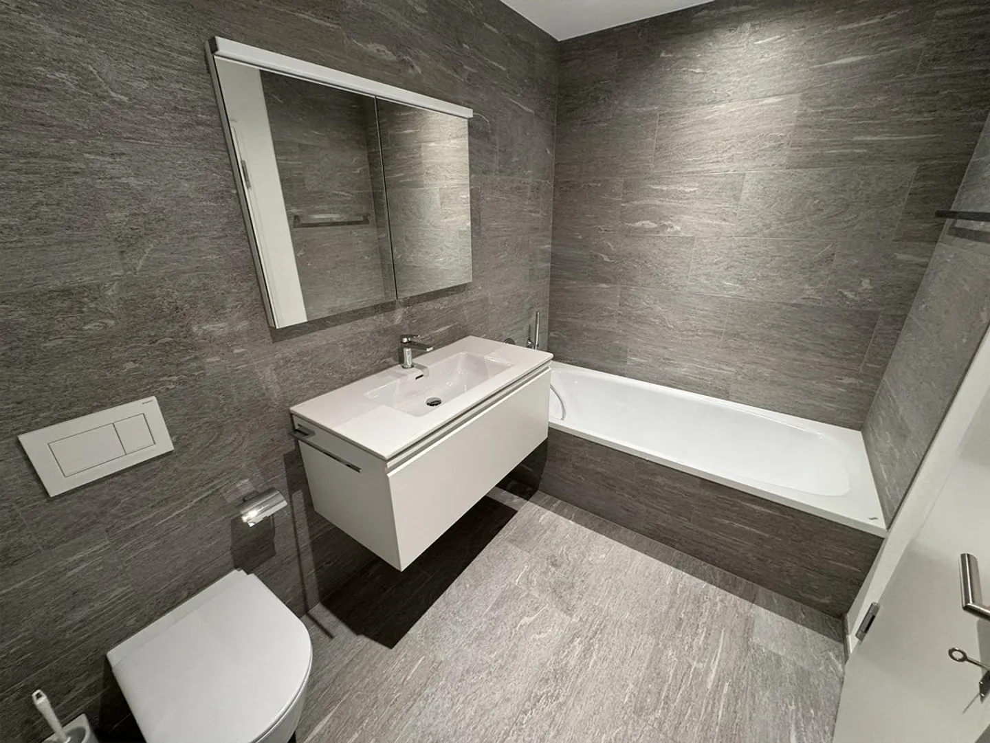 Neubau / 4.5-Zi.-Wohnung Erdgeschoss - Foto 4 von 17