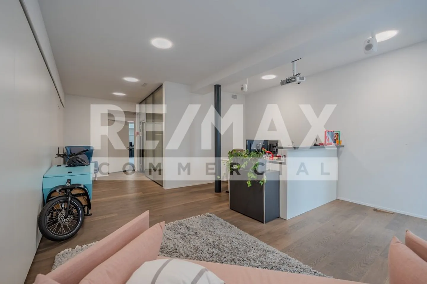 Espace de vente moderne dans le meilleur emplacement piétonnier avec des options de location flexibles - Photo 4 sur 9