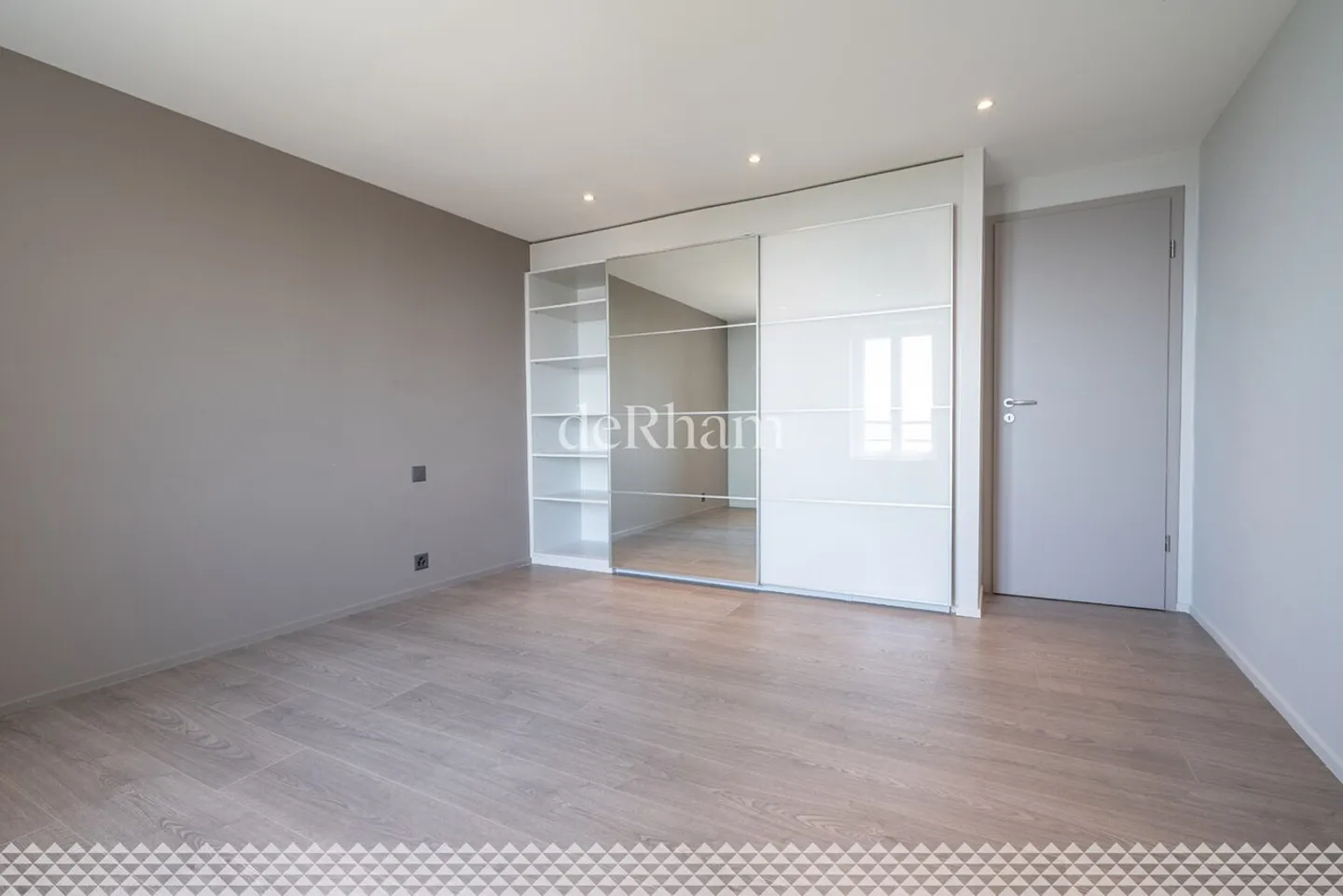 Villa individuell komplett renoviert, mit atemberaubendem Blick! - Foto 13 von 13
