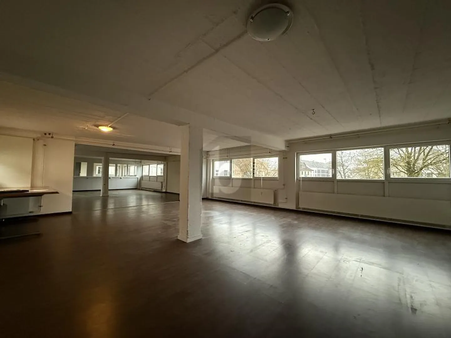 MOLTO SPAZIO, COLLEGAMENTO TOP & PRONTO A PARTIRE IMMEDIATAMENTE - Foto 5 di 6