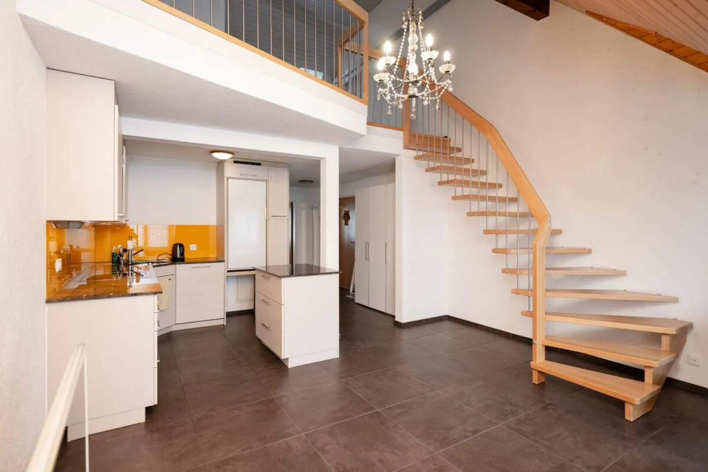 Charming Maisonette Apartment in the Center of Aarau - Photo 2 of 10