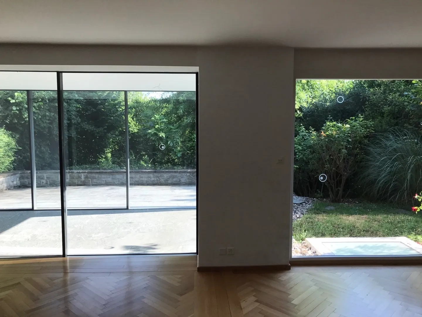 Charming single-family home with panoramic views and garden in prime location - Photo 4 of 13