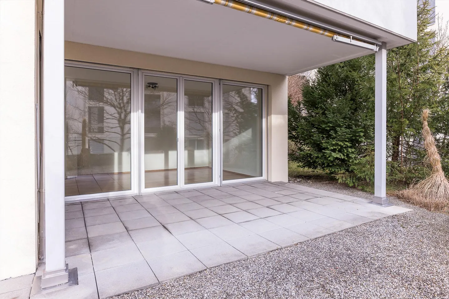 Living with Style, Comfort, and Sustainability - Photo 7 of 16