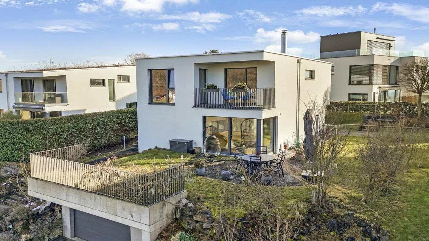 Arrive, breathe, feel at home - Living with comfort, view un... - Photo 1 of 30