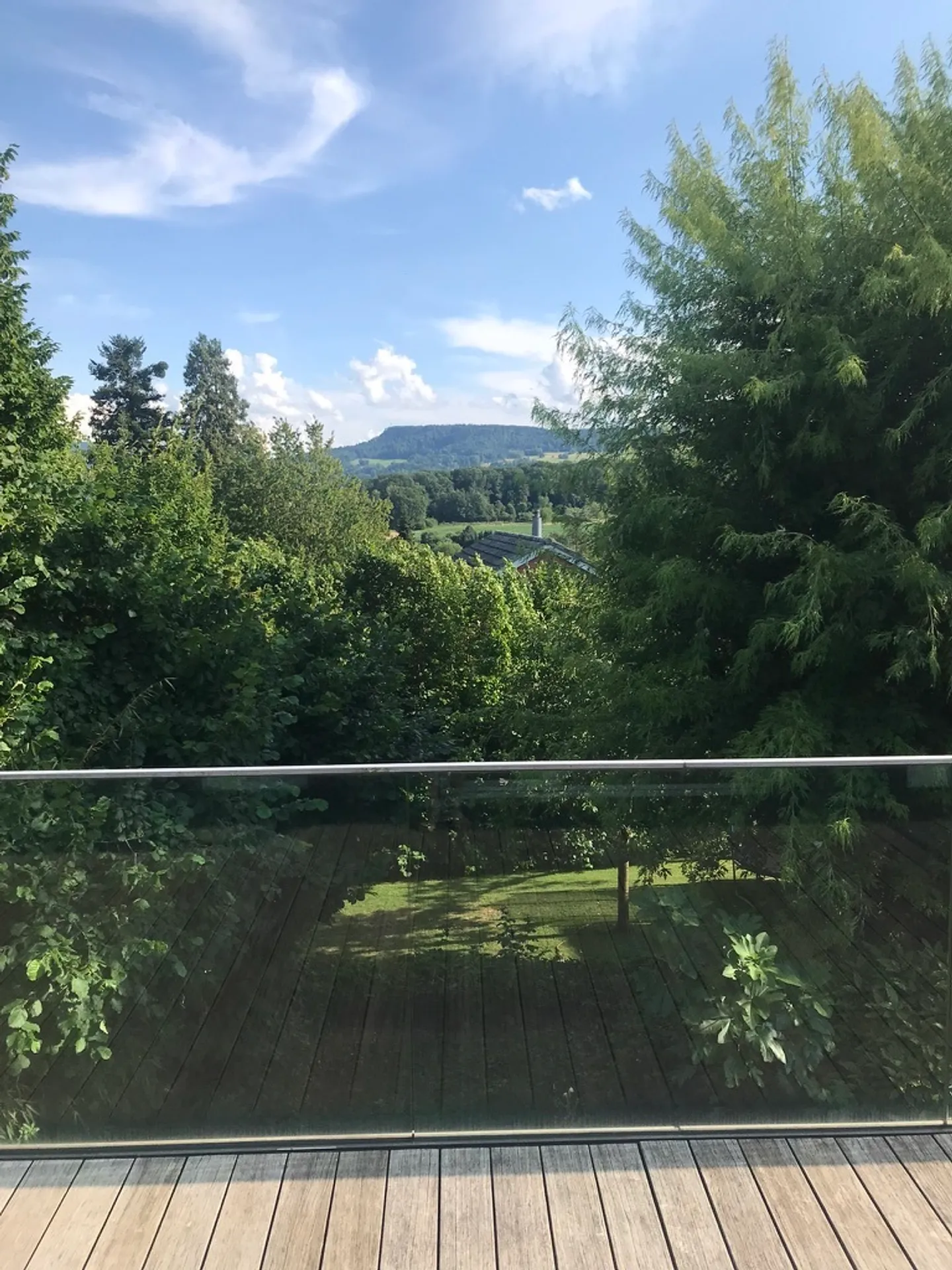 Charming single-family home with panoramic views and garden in prime location - Photo 9 of 13