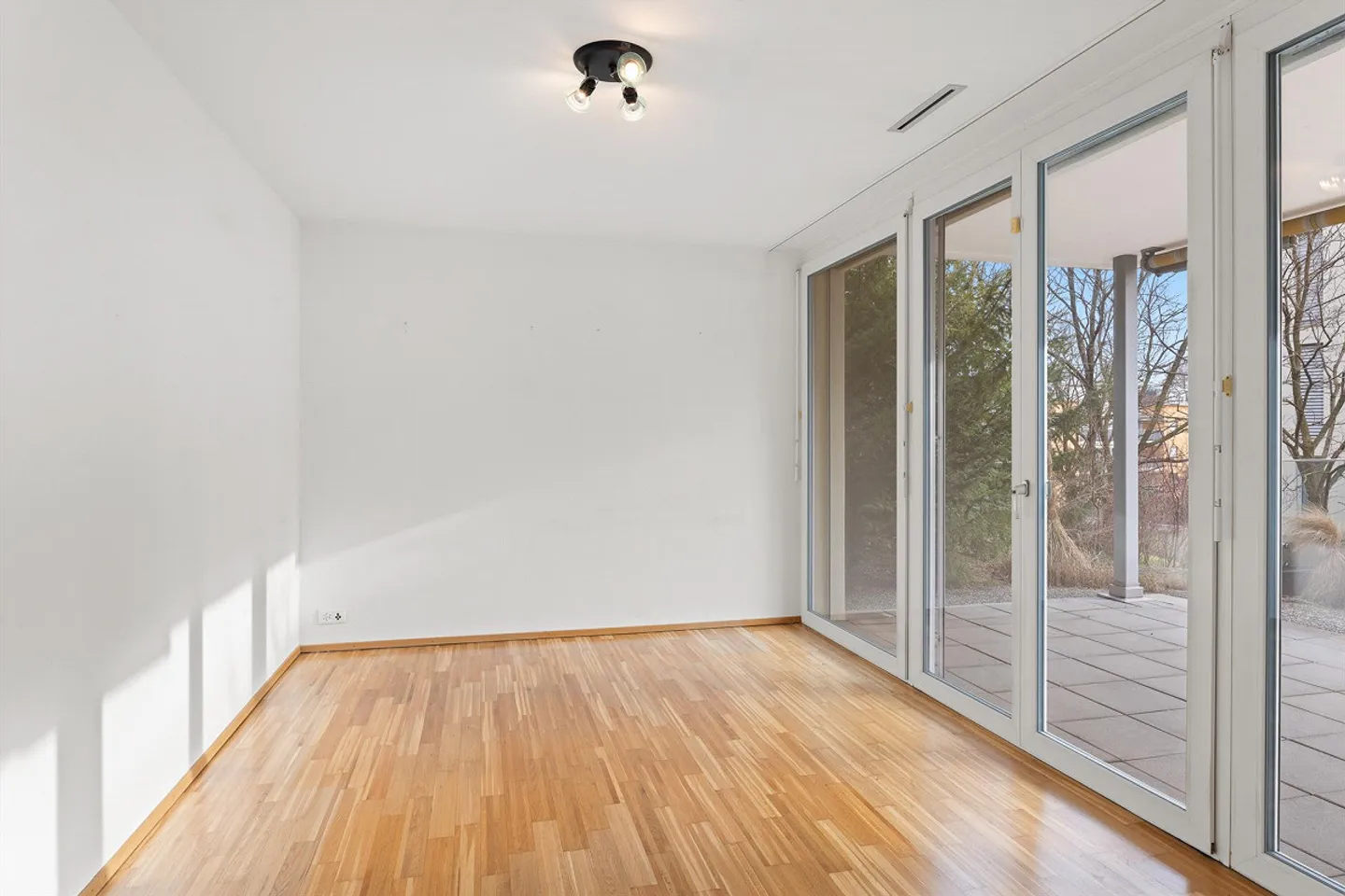 Living with Style, Comfort, and Sustainability - Photo 9 of 16