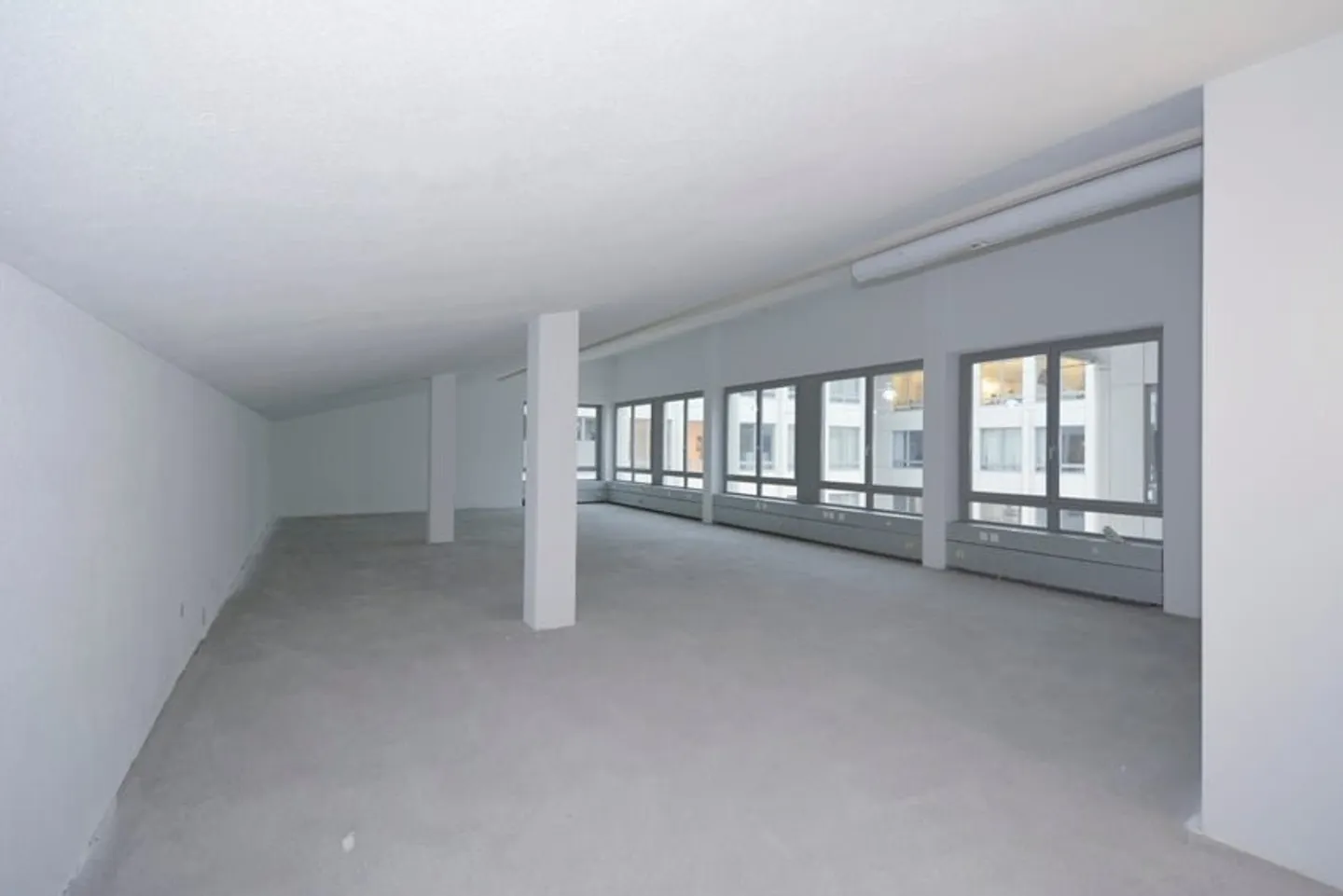 Office space in Atrium Cham - Photo 1 of 7