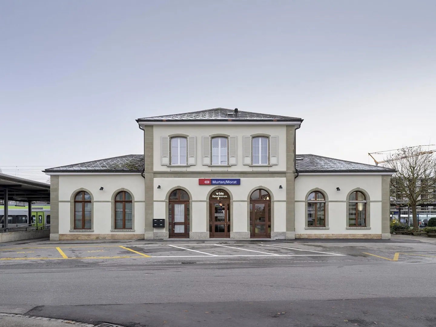 Spazio commerciale nella stazione di Murten recentemente ristrutturata - Foto 1 di 5