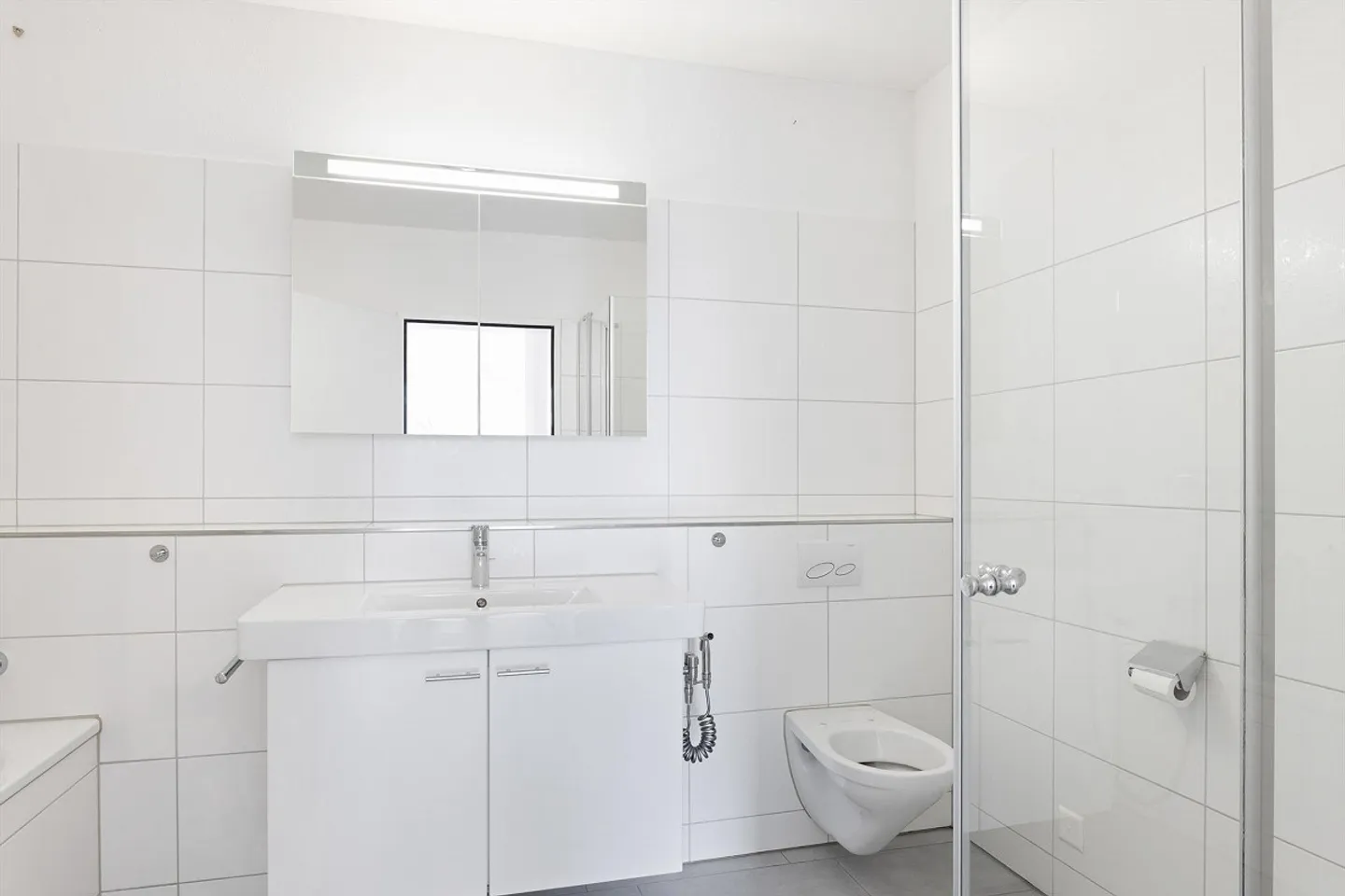 Living with Style, Comfort, and Sustainability - Photo 11 of 16