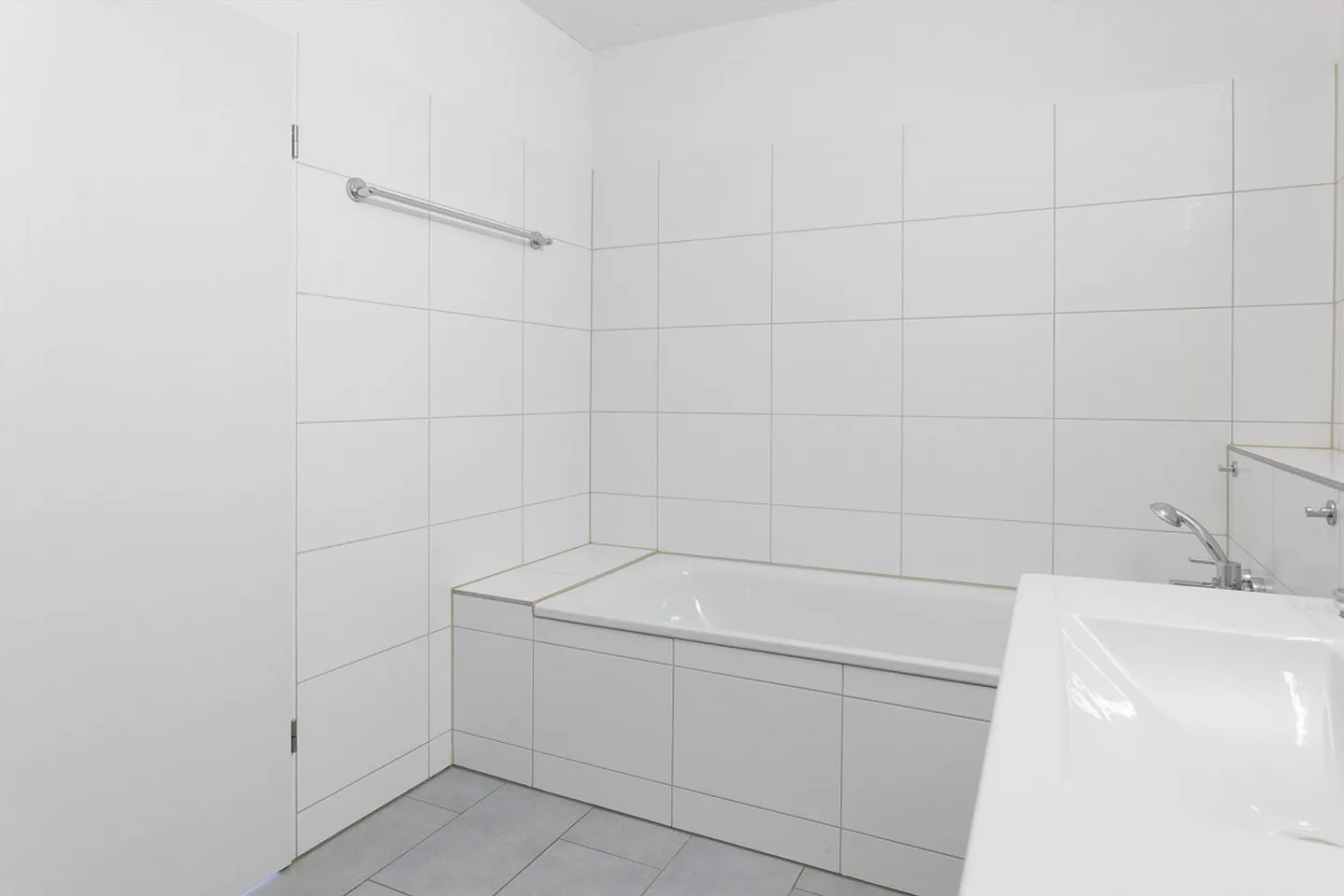 Living with Style, Comfort, and Sustainability - Photo 13 of 16