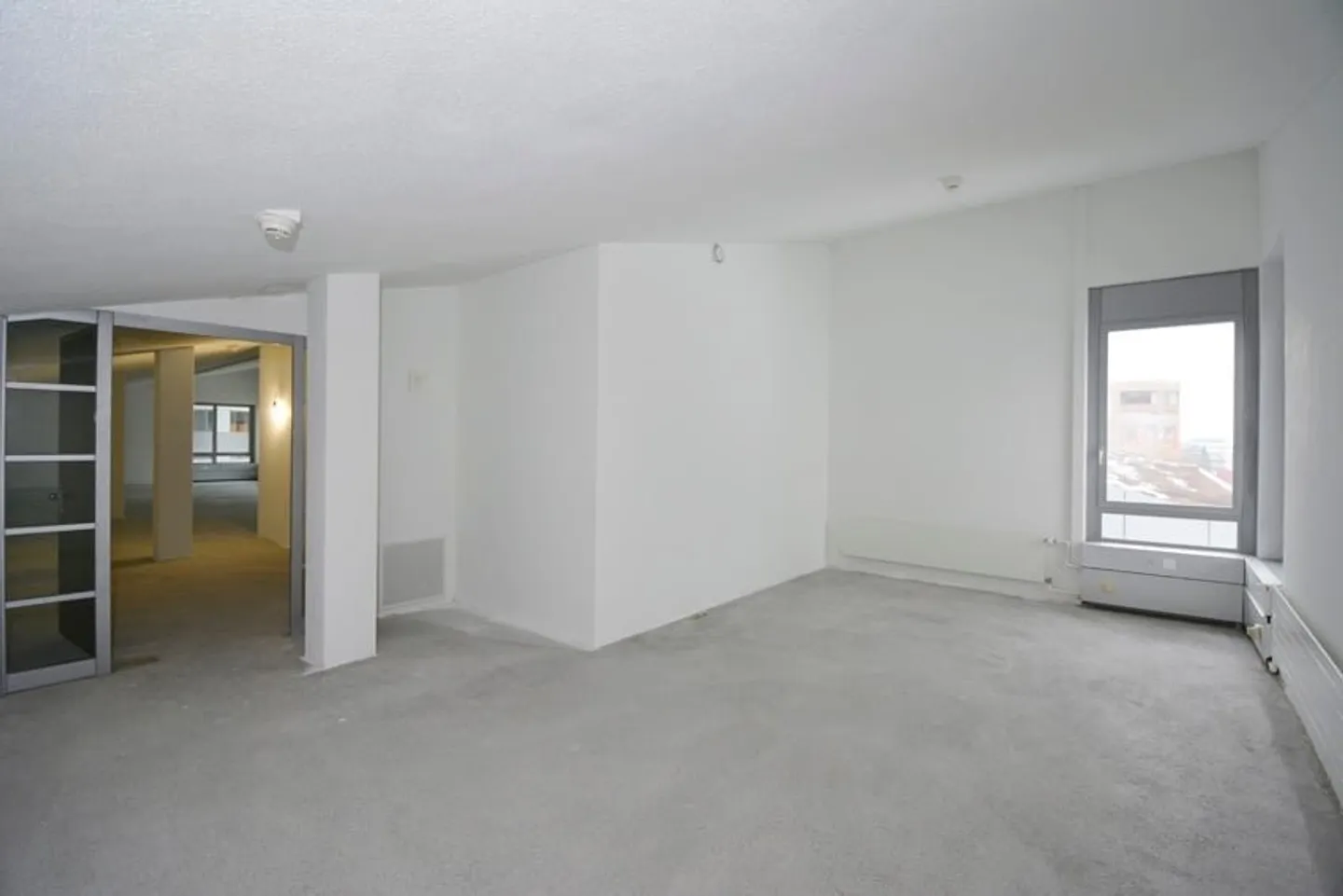 Office space in Atrium Cham - Photo 3 of 7