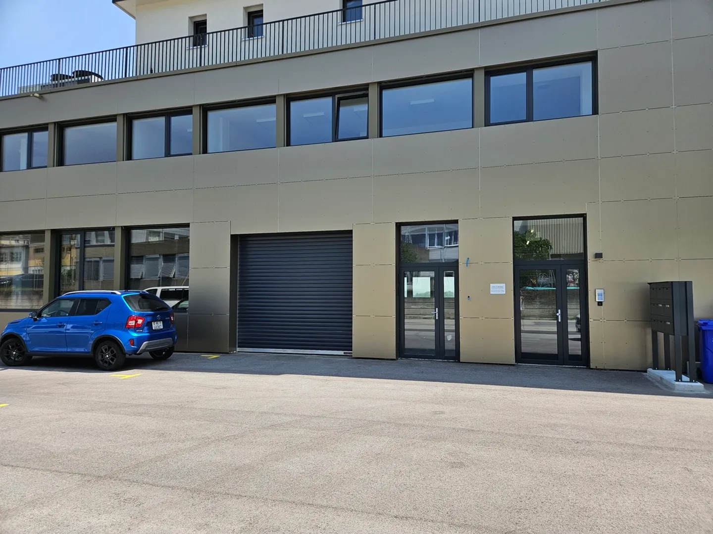 Edificio ad uso misto in affitto - Foto 2 di 5