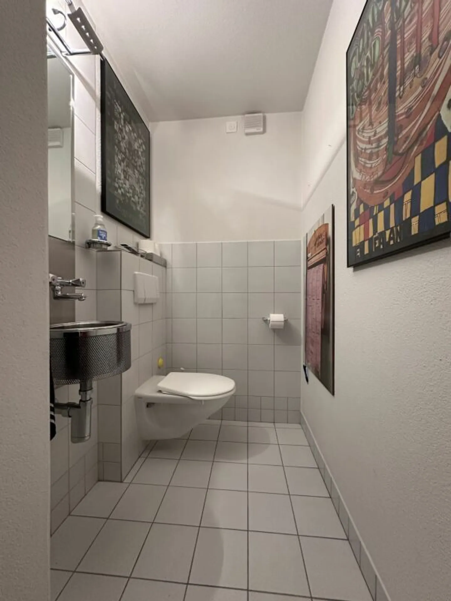 Charming semi-detached house in a preferred residential area - Photo 8 of 15