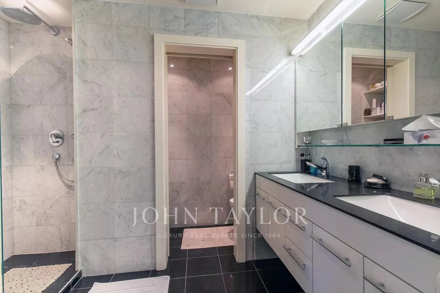 Seltenes und prächtiges Dachgeschoß-Duplex in der Innenstadt von Crans-Montana - Foto 5 von 11