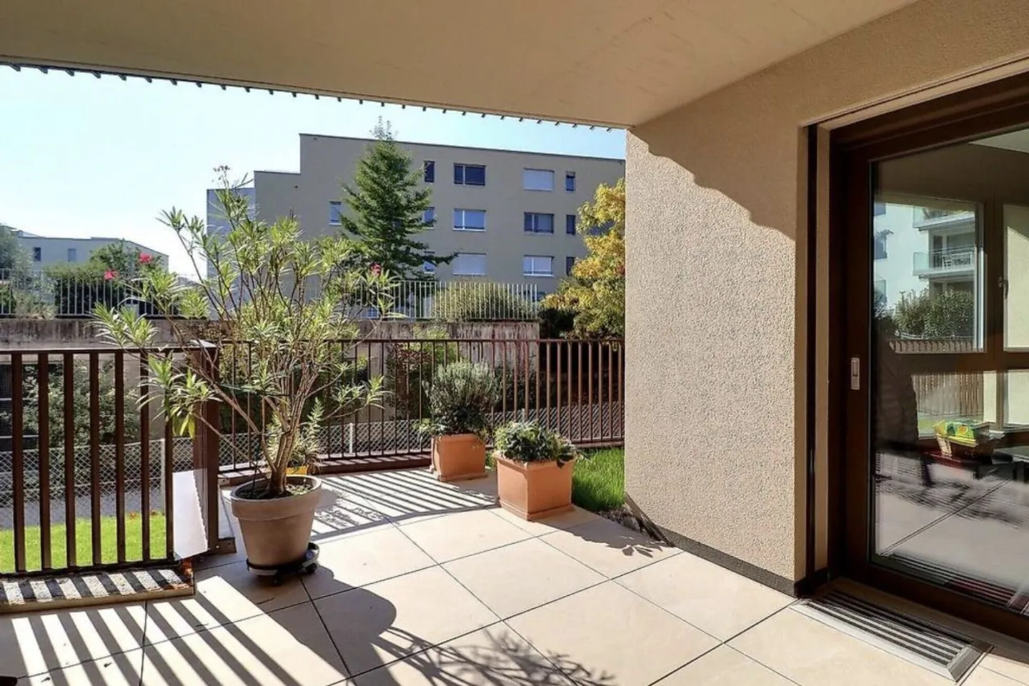 Bellissimo appartamento di 3,5 stanze a Corminboeuf - Foto 2 di 10