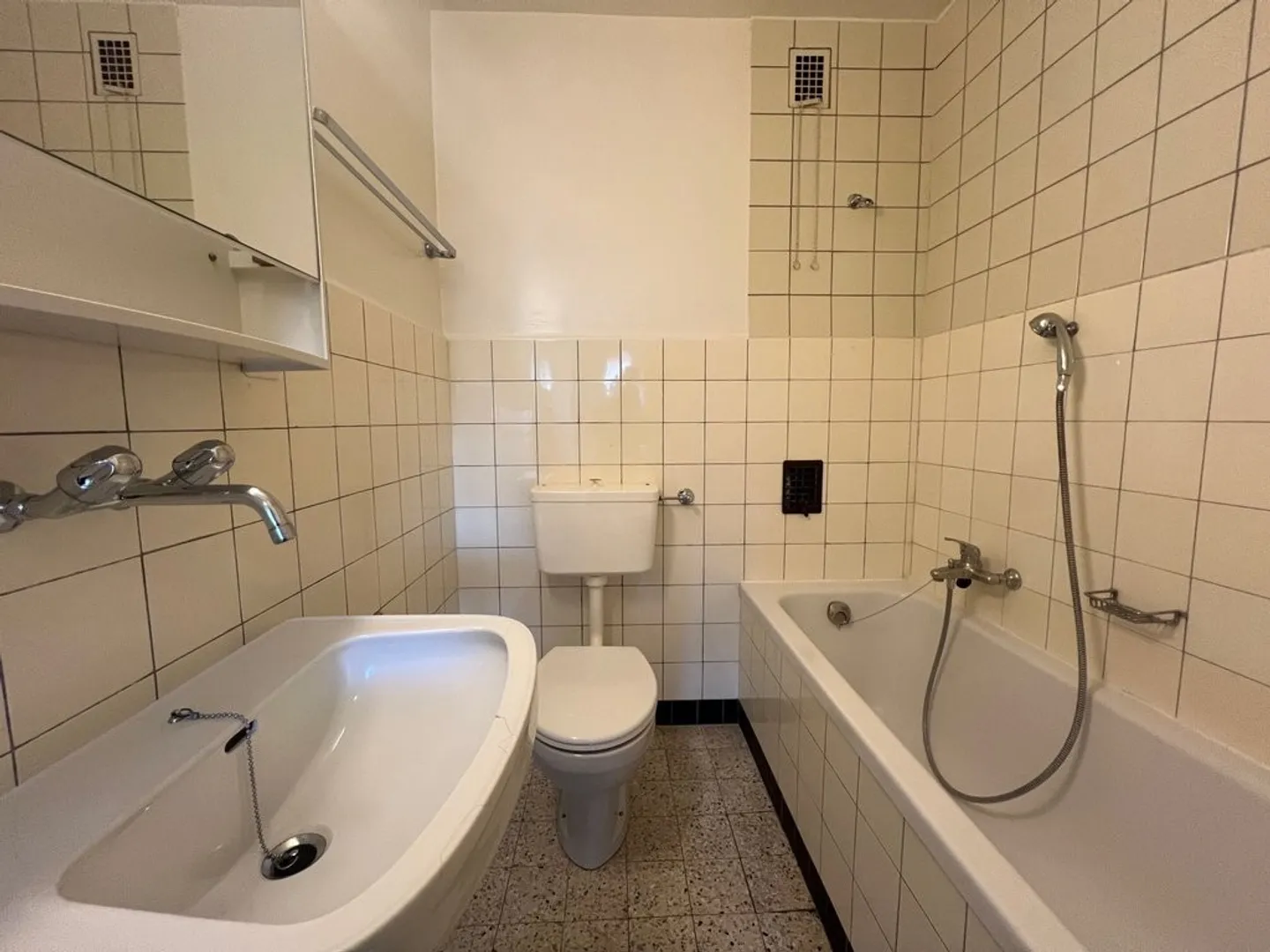 Quartier tranquille dans les hauts de Vevey - Photo 5 sur 7