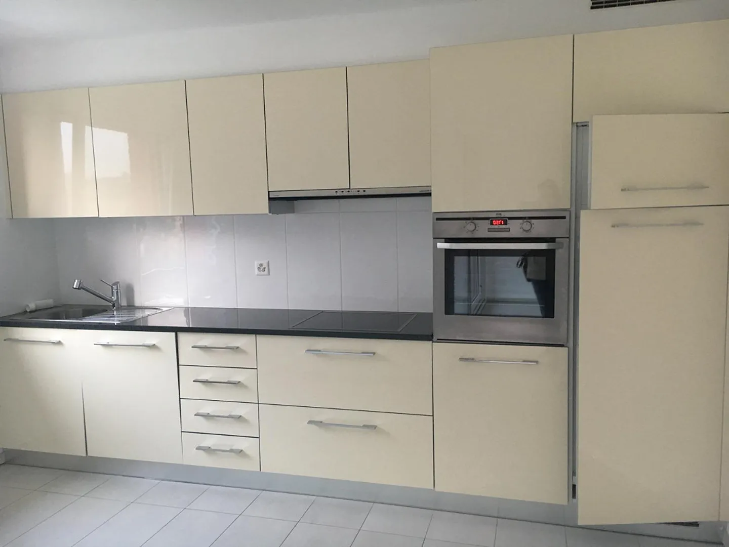 2.5 Room Apartment - Photo 3 of 6