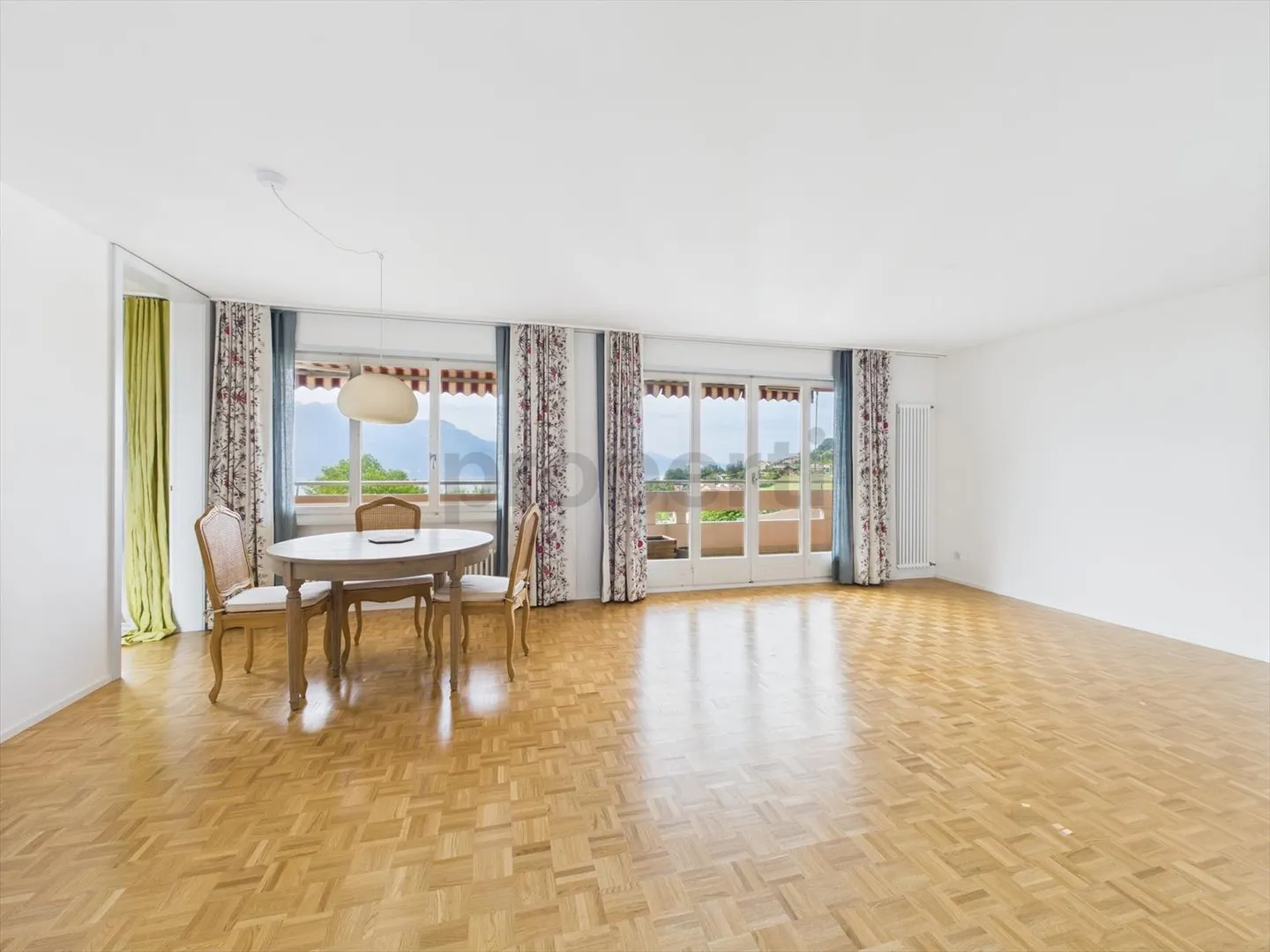 Helles 3,5-Zimmer-Apartment mit atemberaubendem Seeblick in Chexbres - Foto 5 von 13