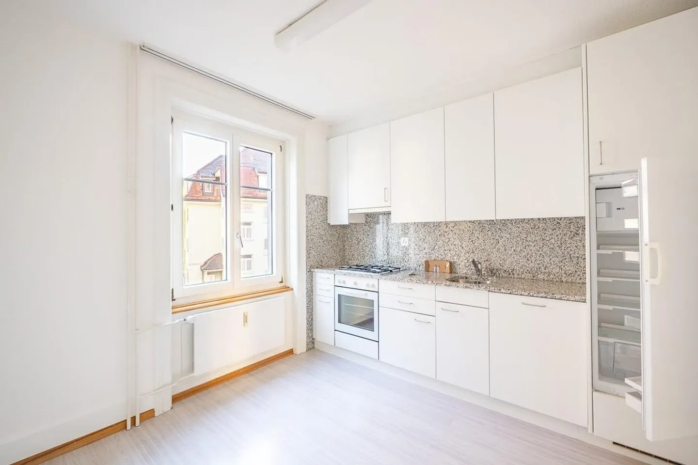 Appartement élégant de 4,5 pièces avec charme ancien à St. Georgen - Photo 7 sur 10