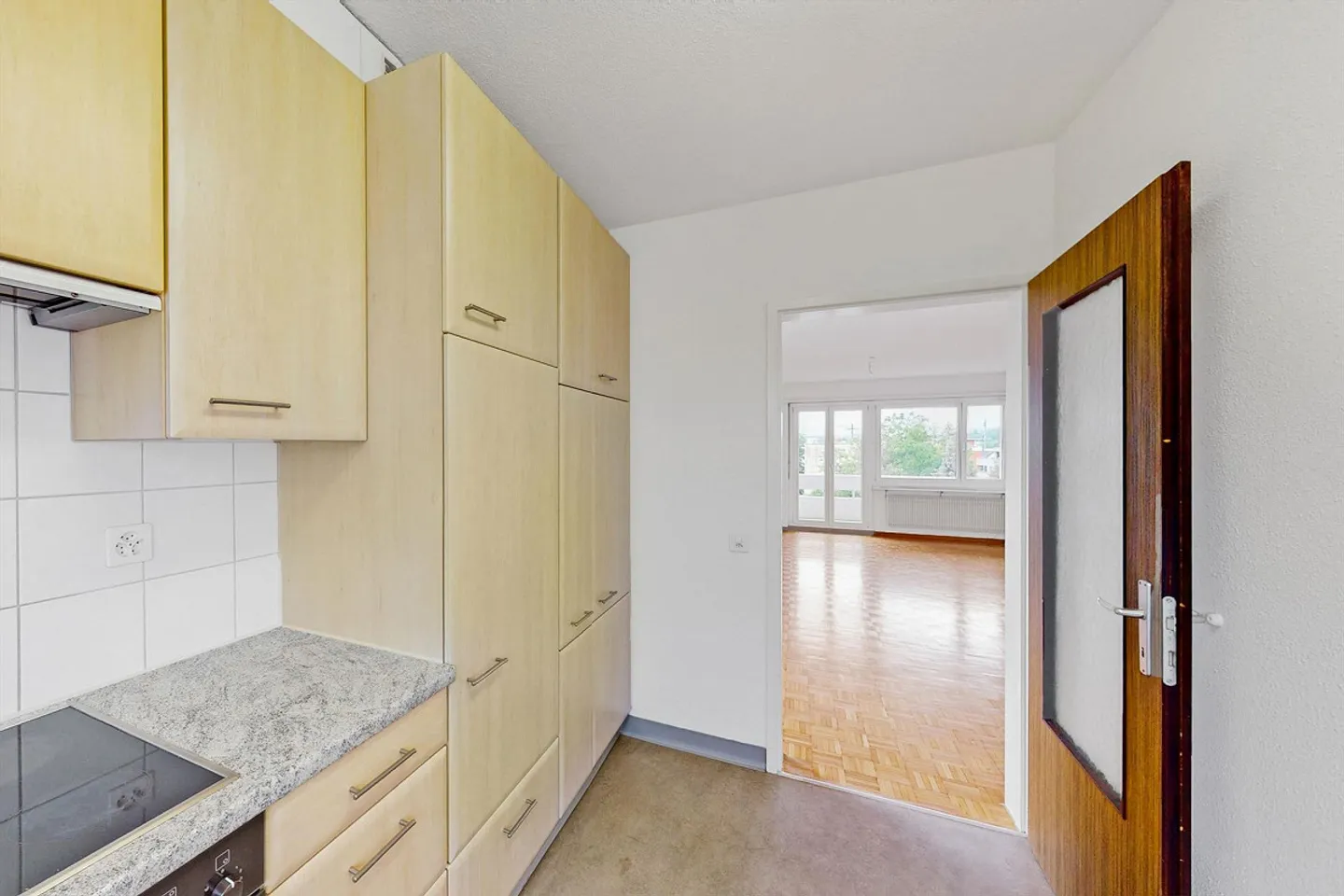 Appartement dans un emplacement central à Niederglatt à louer - Photo 2 sur 4