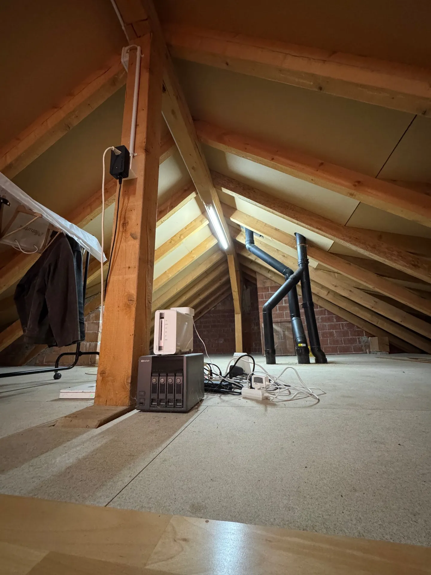 Modern 4-room penthouse with sauna and garage in Reinach - Photo 11 of 13