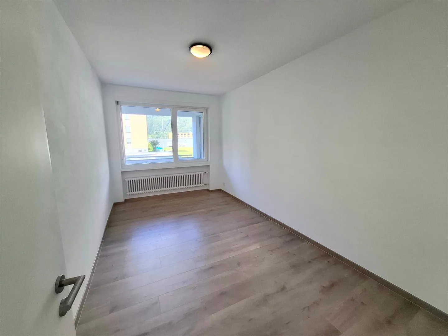 Helles und geräumiges Apartment mit 3,5 Zimmern in Castione, Kanton TI - Foto 8 von 13