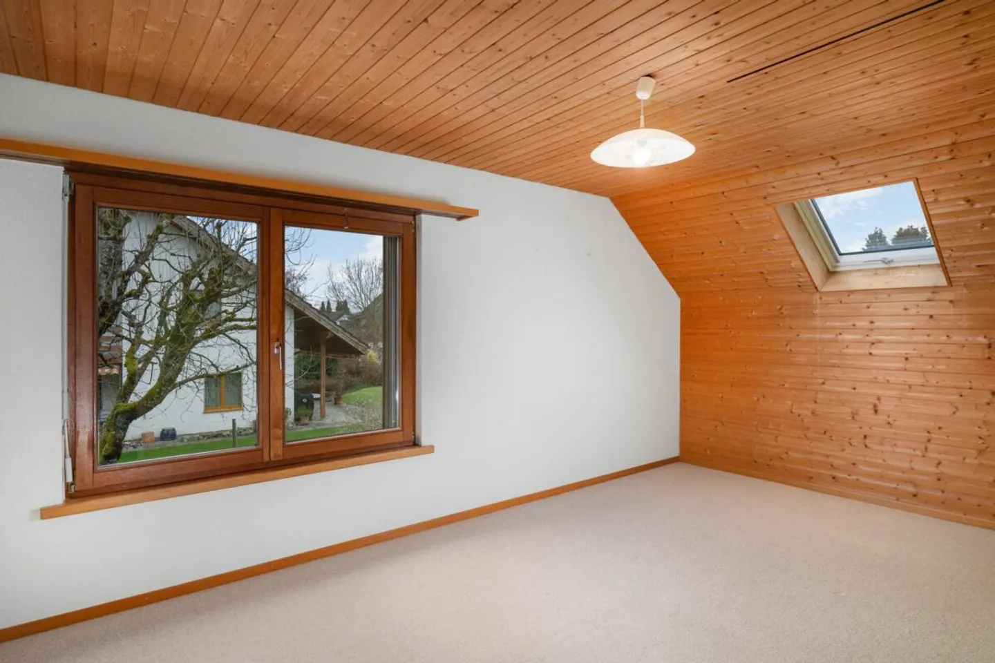 A Home with Many Possibilities - Photo 8 of 12