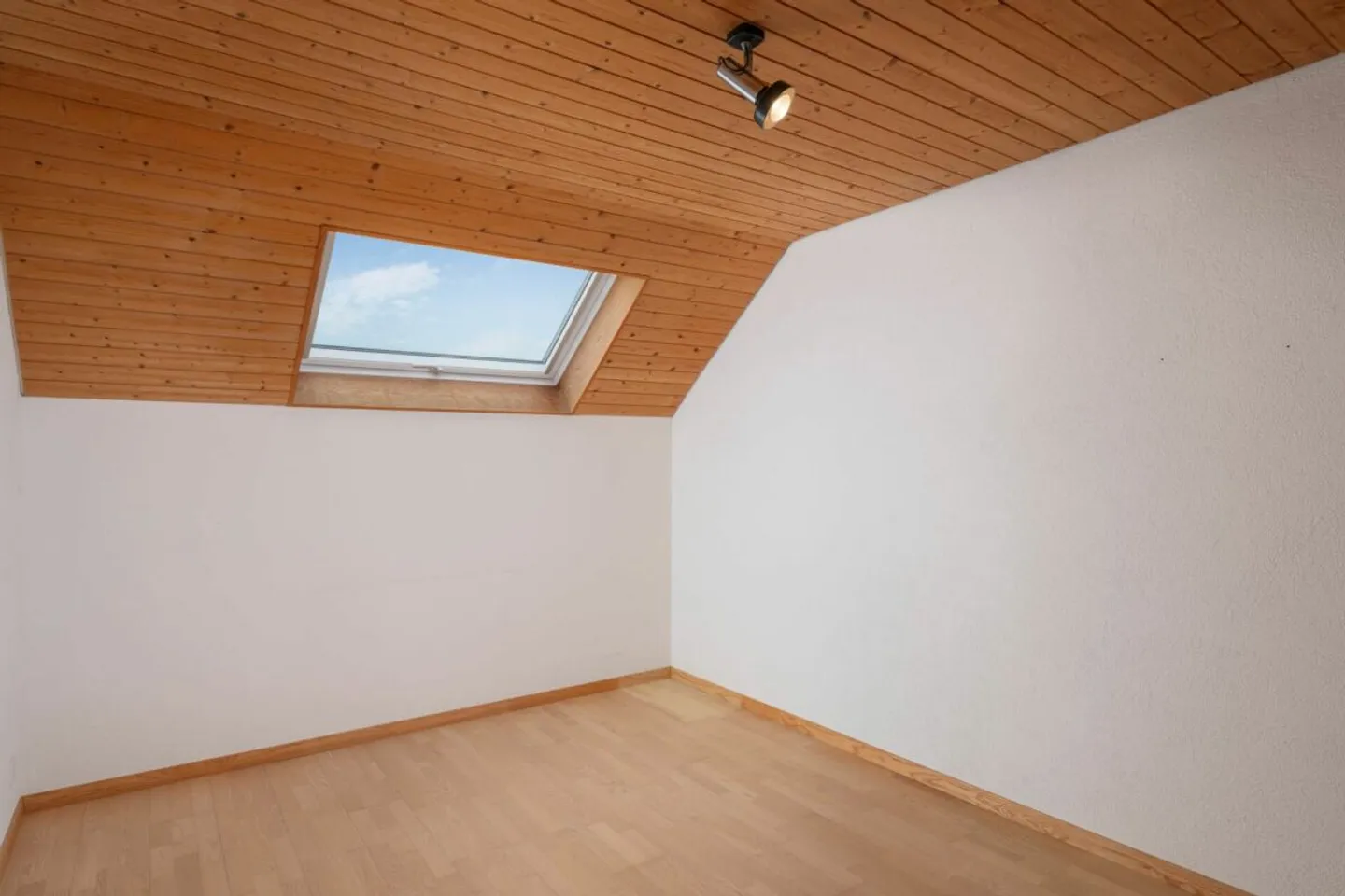 A Home with Many Possibilities - Photo 10 of 12