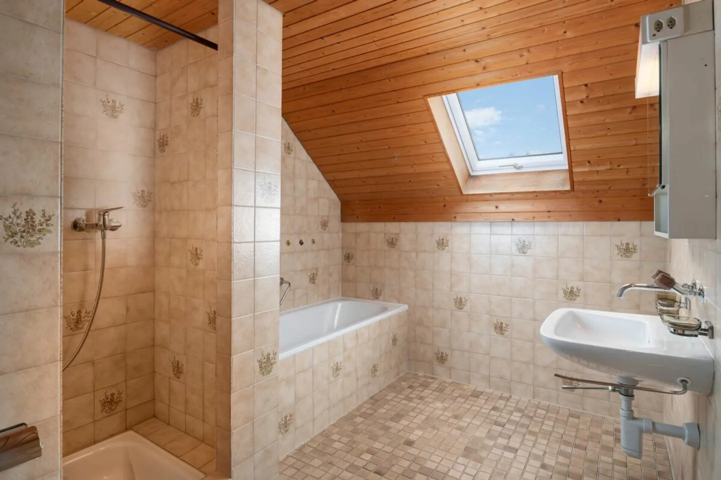 A Home with Many Possibilities - Photo 9 of 12