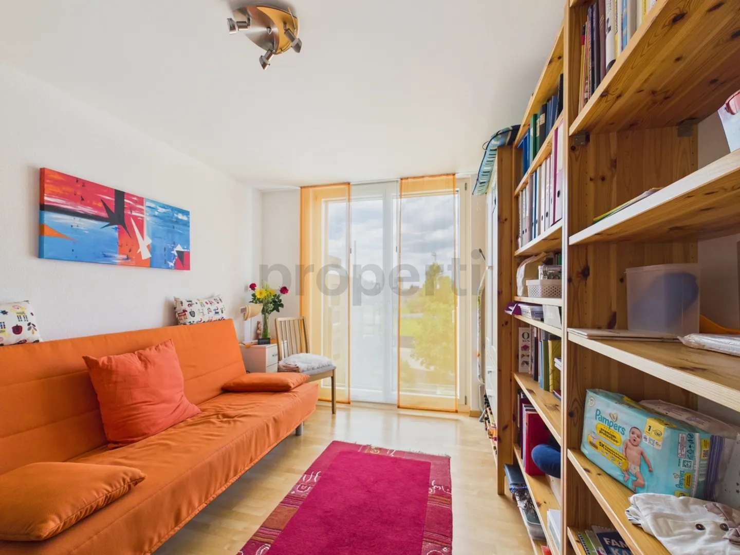 Grand balcon en L, appartement en attique accessible et places de parking en sous-sol - Photo 6 sur 13