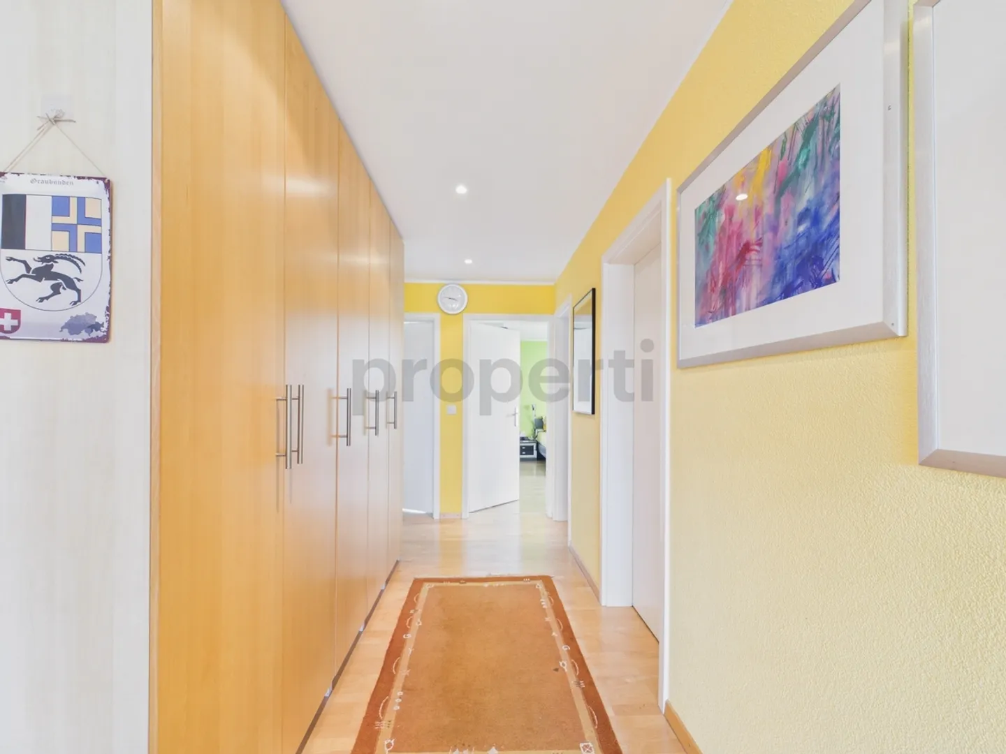 Grand balcon en L, appartement en attique accessible et places de parking en sous-sol - Photo 7 sur 13