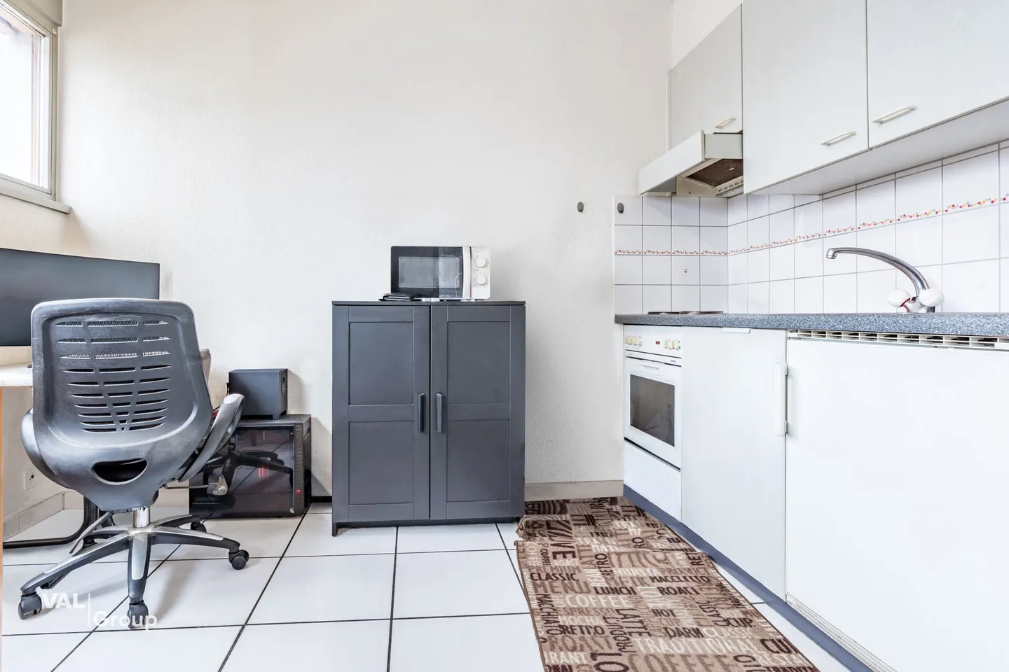 Sunny apartment close to the center - Photo 4 of 7