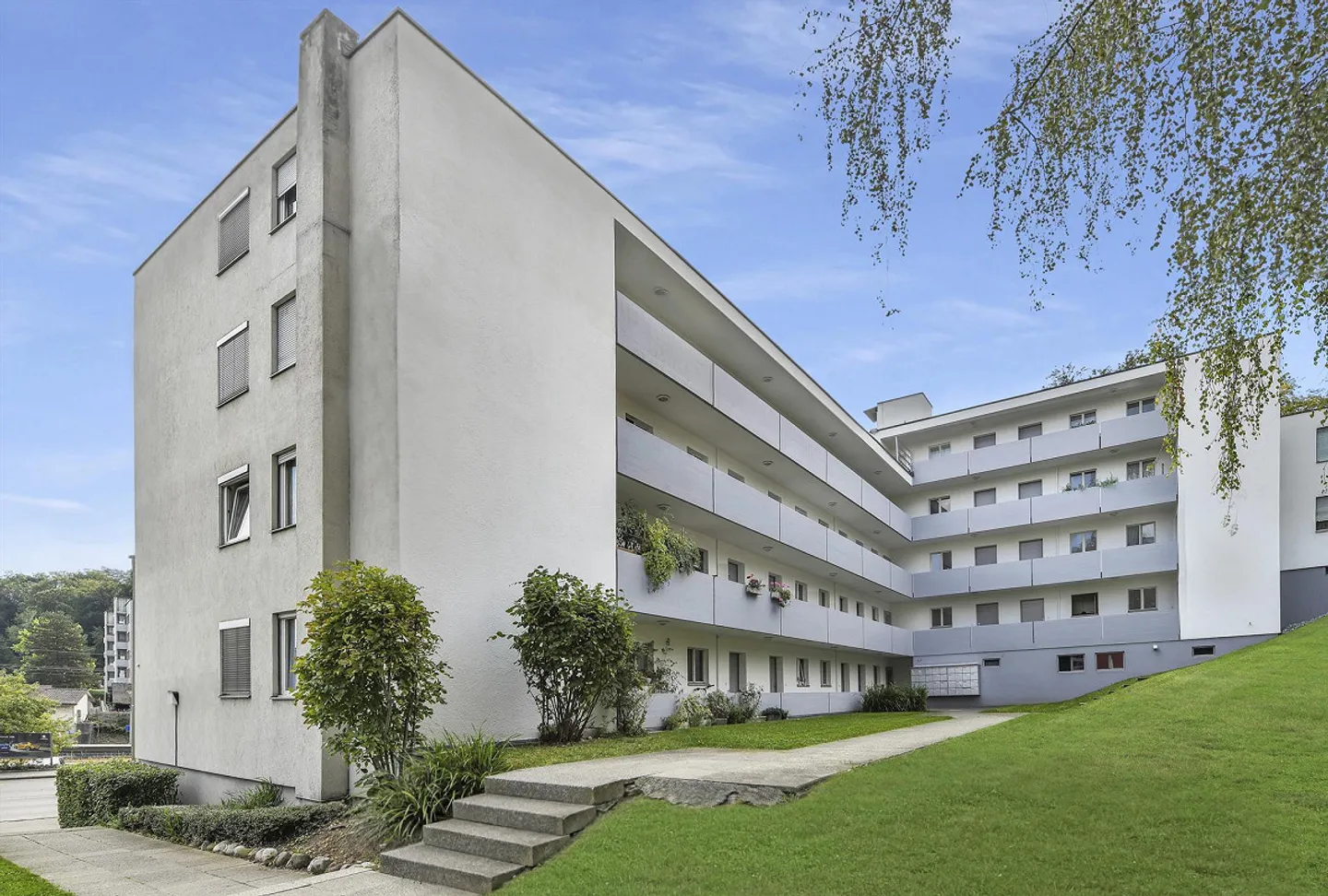Wohnen beim Bahnhof Kloten mit Blick ins Grüne - Foto 1 von 6