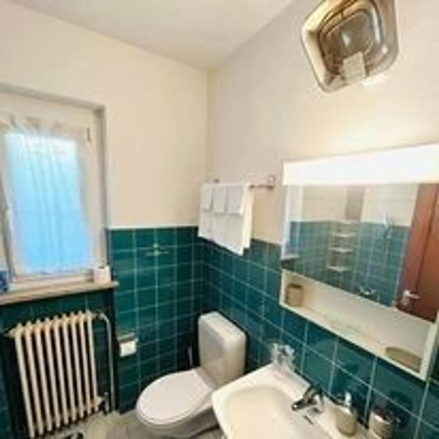 Ampia casa plurifamiliare con grande potenziale a Riazzino - Foto 11 di 13