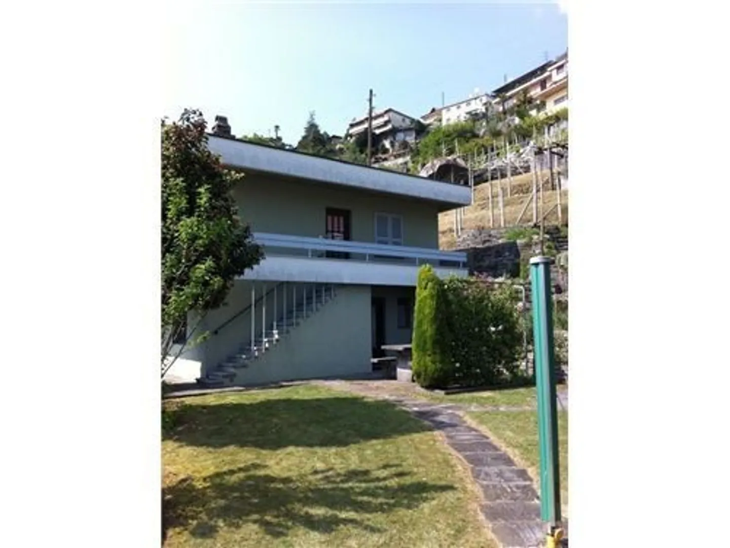 Ampia casa plurifamiliare con grande potenziale a Riazzino - Foto 12 di 13