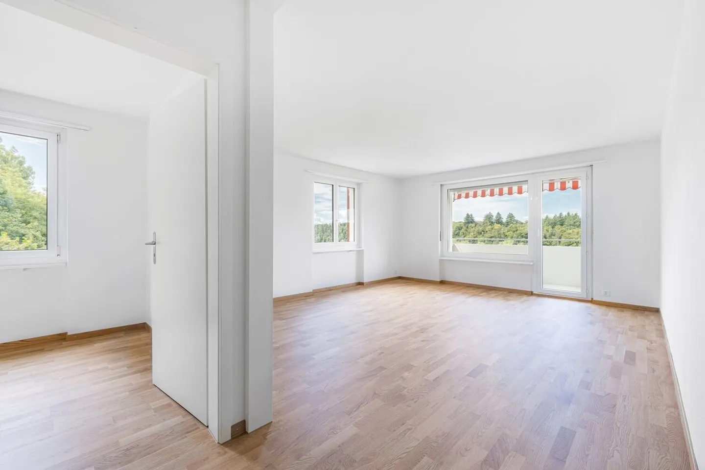 Appartement 3.5 pièces fraîchement rénové dans un emplacement central à Zollikofen - Photo 3 sur 9