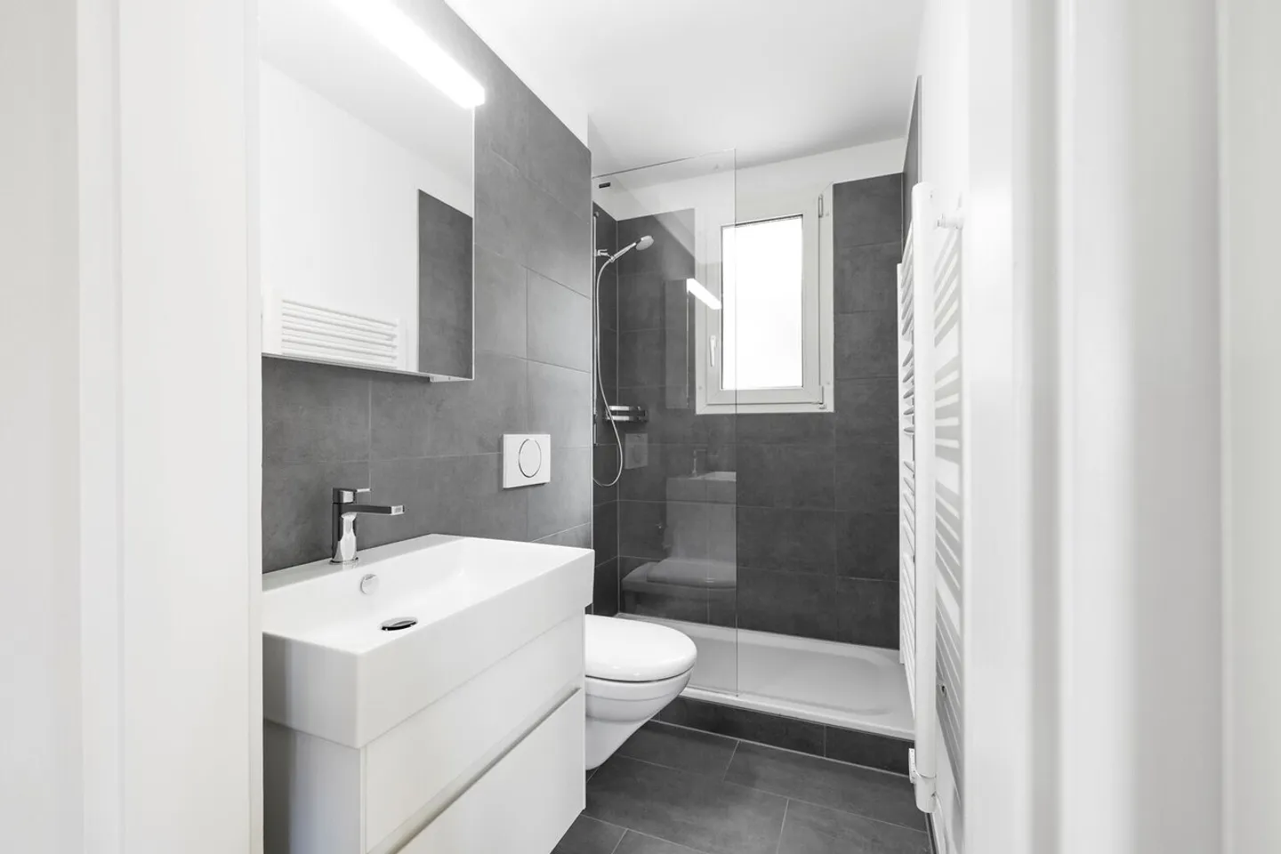 Appartement 3.5 pièces fraîchement rénové dans un emplacement central à Zollikofen - Photo 8 sur 9