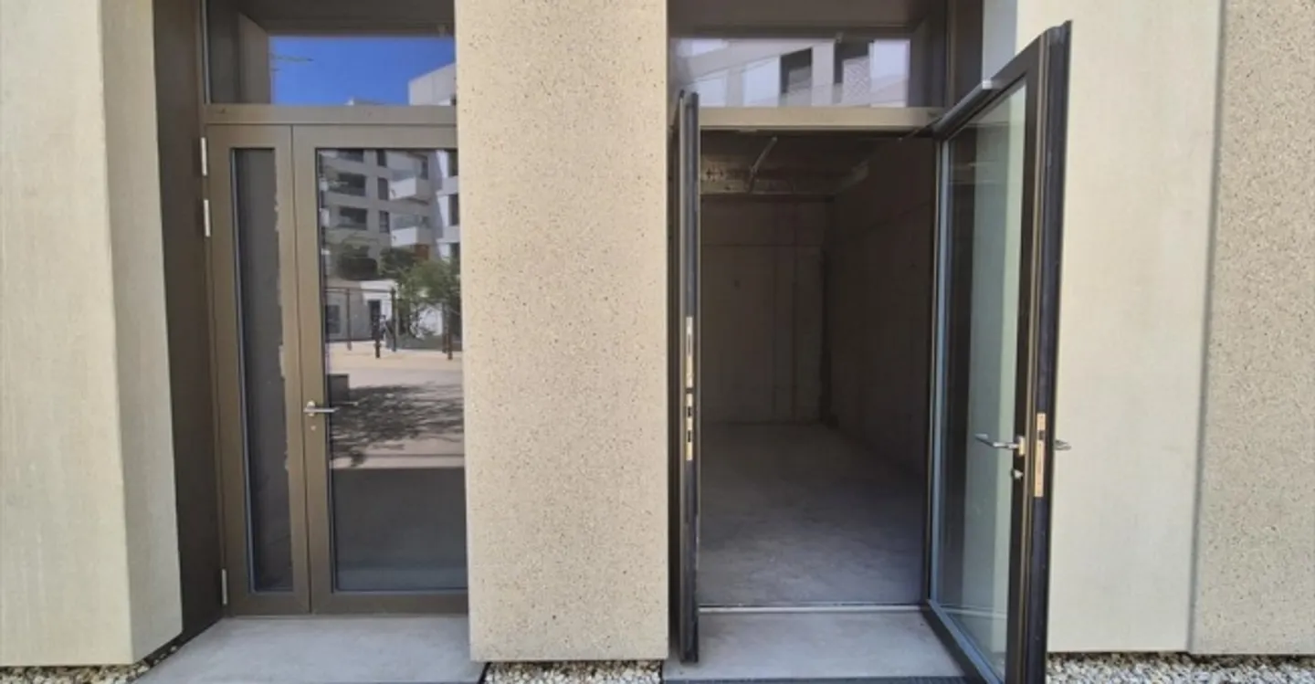 Immeuble mixte à louer - Photo 2 sur 6