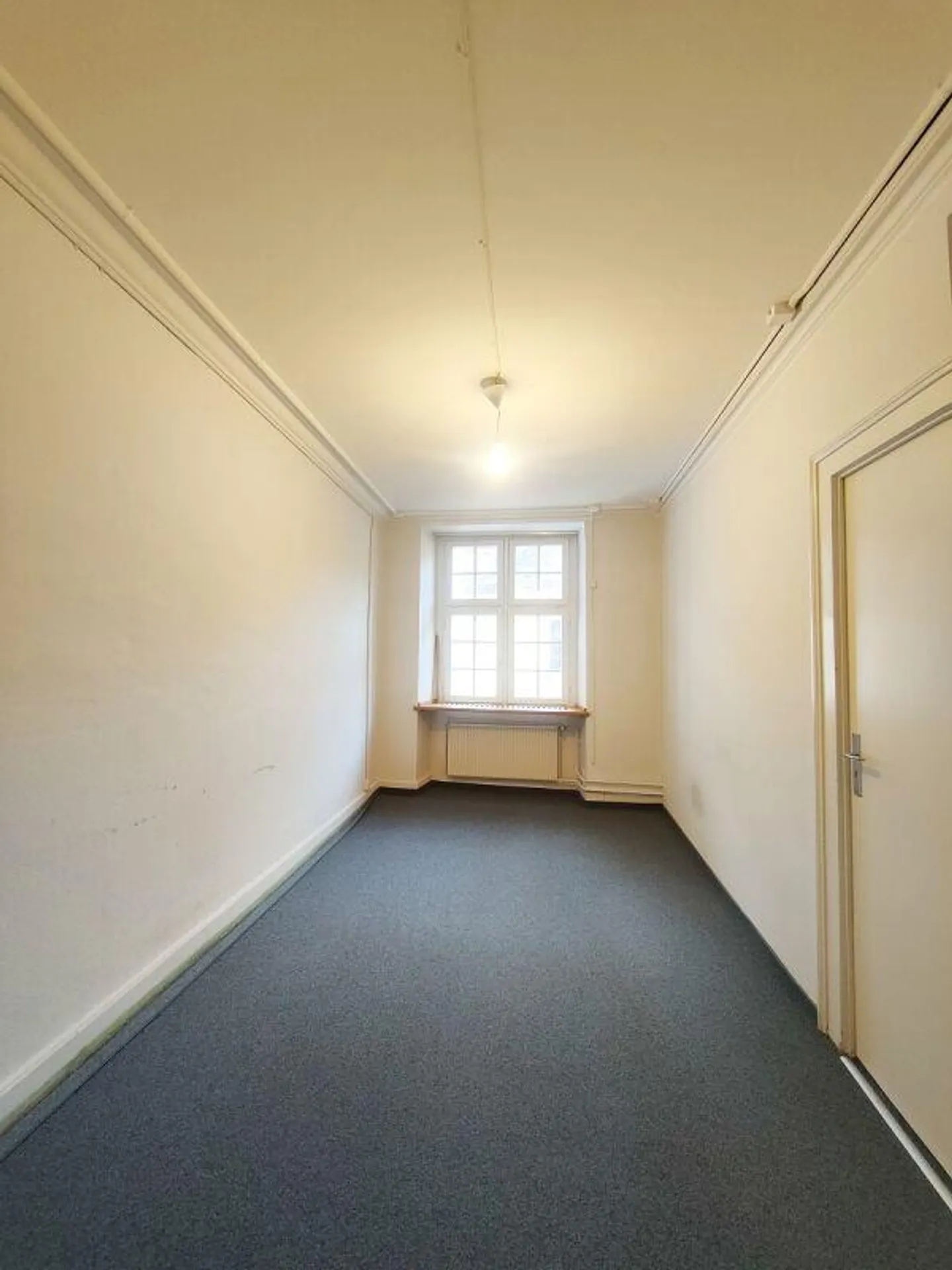 Attractive office space in the heart of the old town - Photo 5 of 12