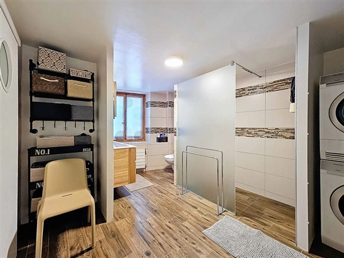 Charmante maison de village d'environ 230 m² - Photo 10 sur 13