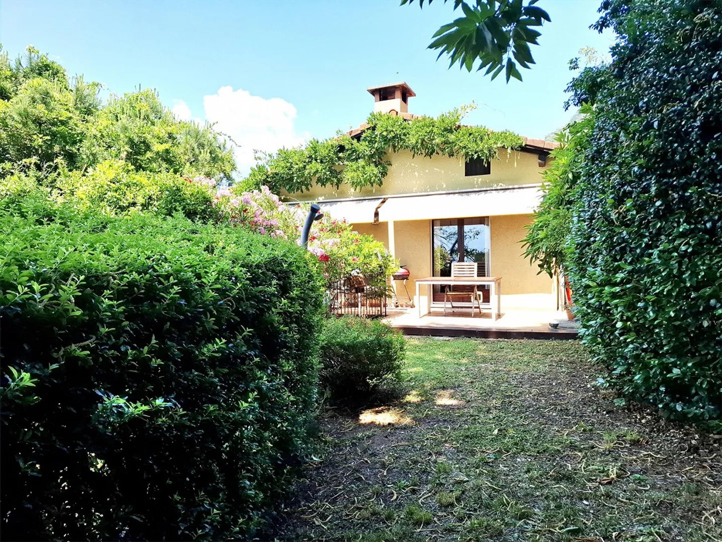 Wunderschöne Einfamilienvilla in Bellinzona, im Kanton Tessin - Foto 1 von 14