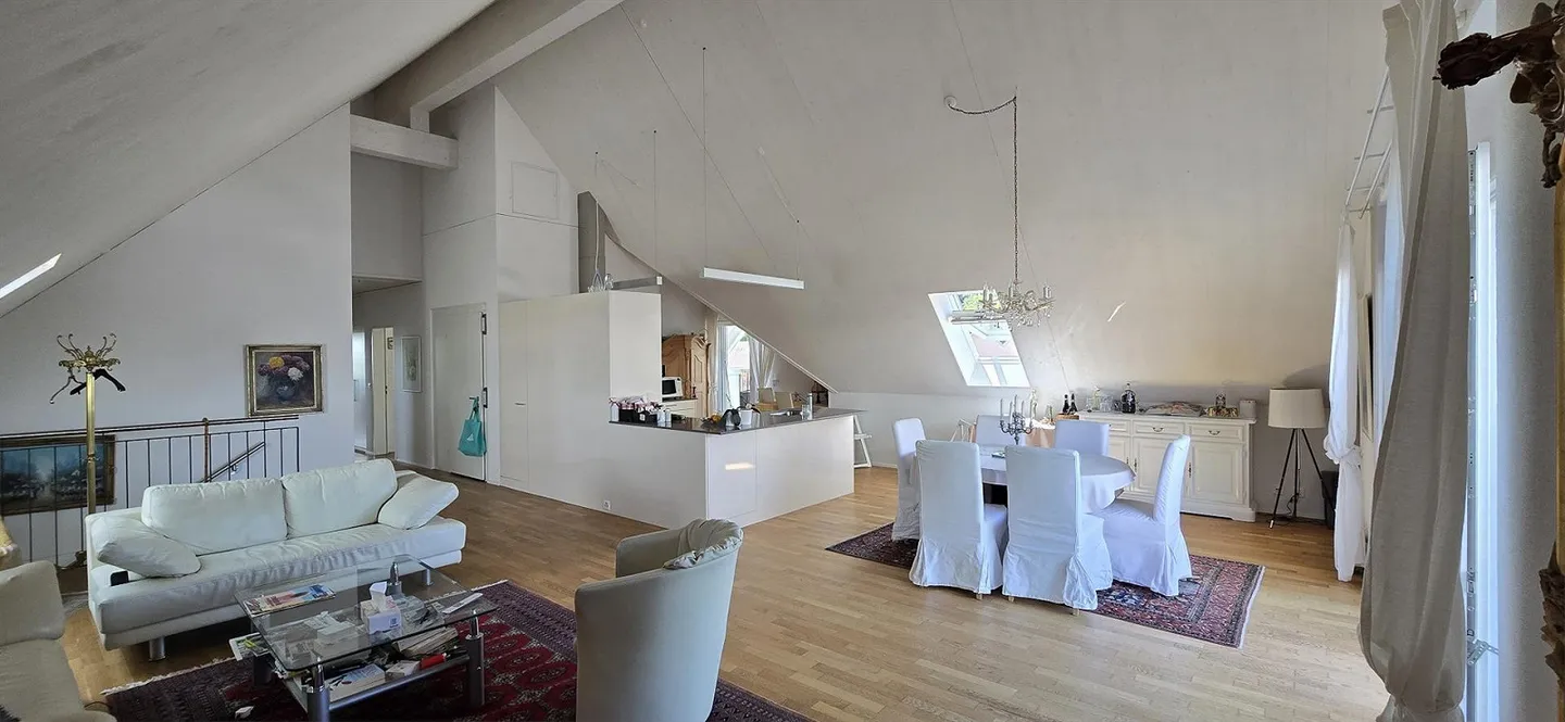 Appartamento attico elegante con paradiso del balcone - Foto 3 di 16
