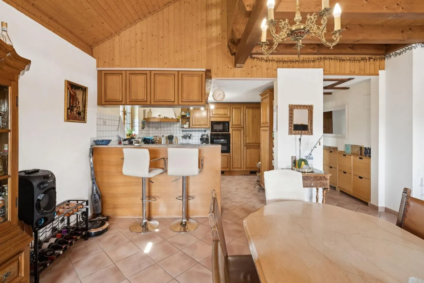 Charming apartment with 5.5 rooms in a beautiful PPE with 3 apartments - Photo 1 of 12