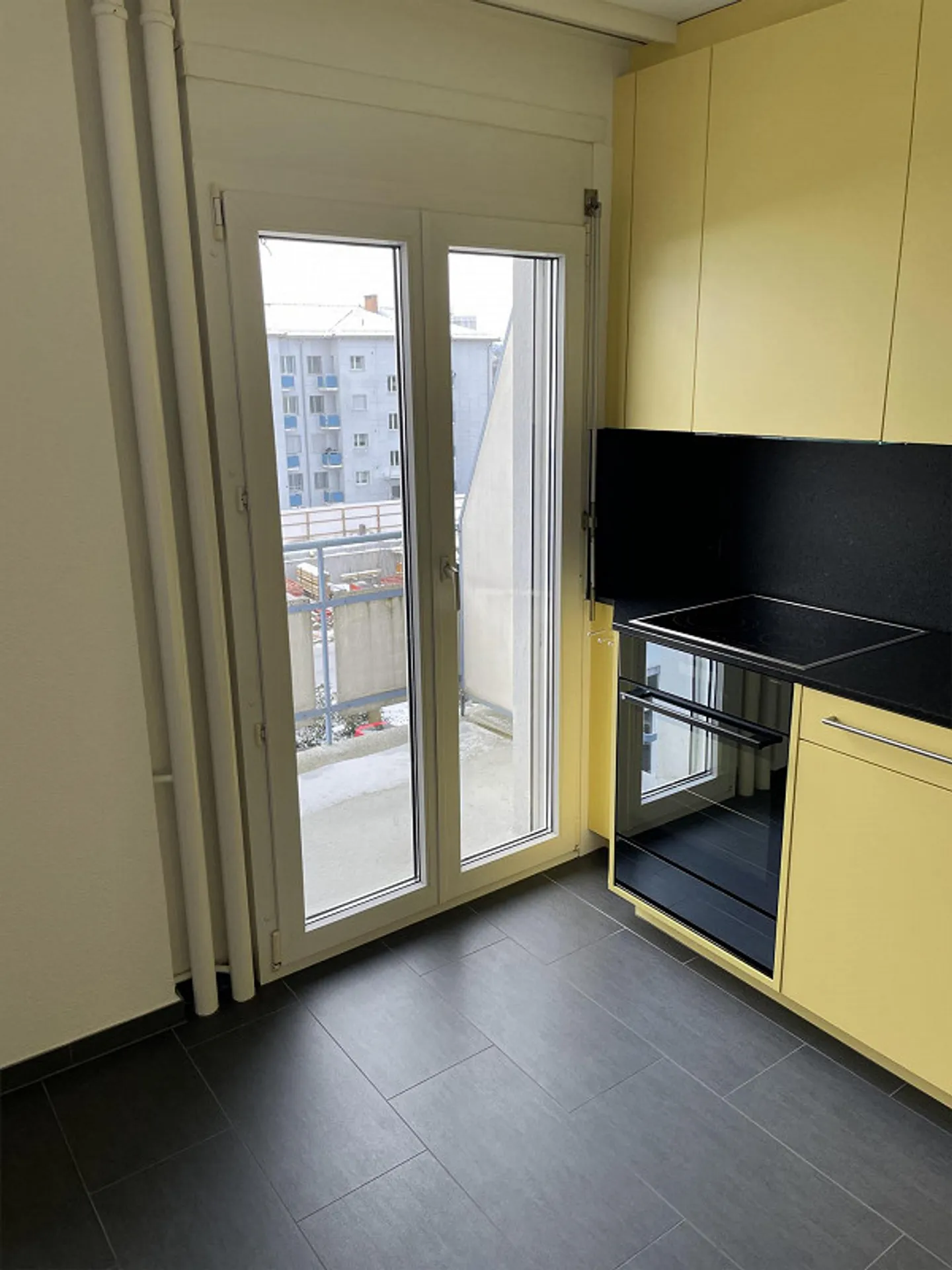 Beautiful, centrally located 2.5-room apartment - Photo 2 of 11