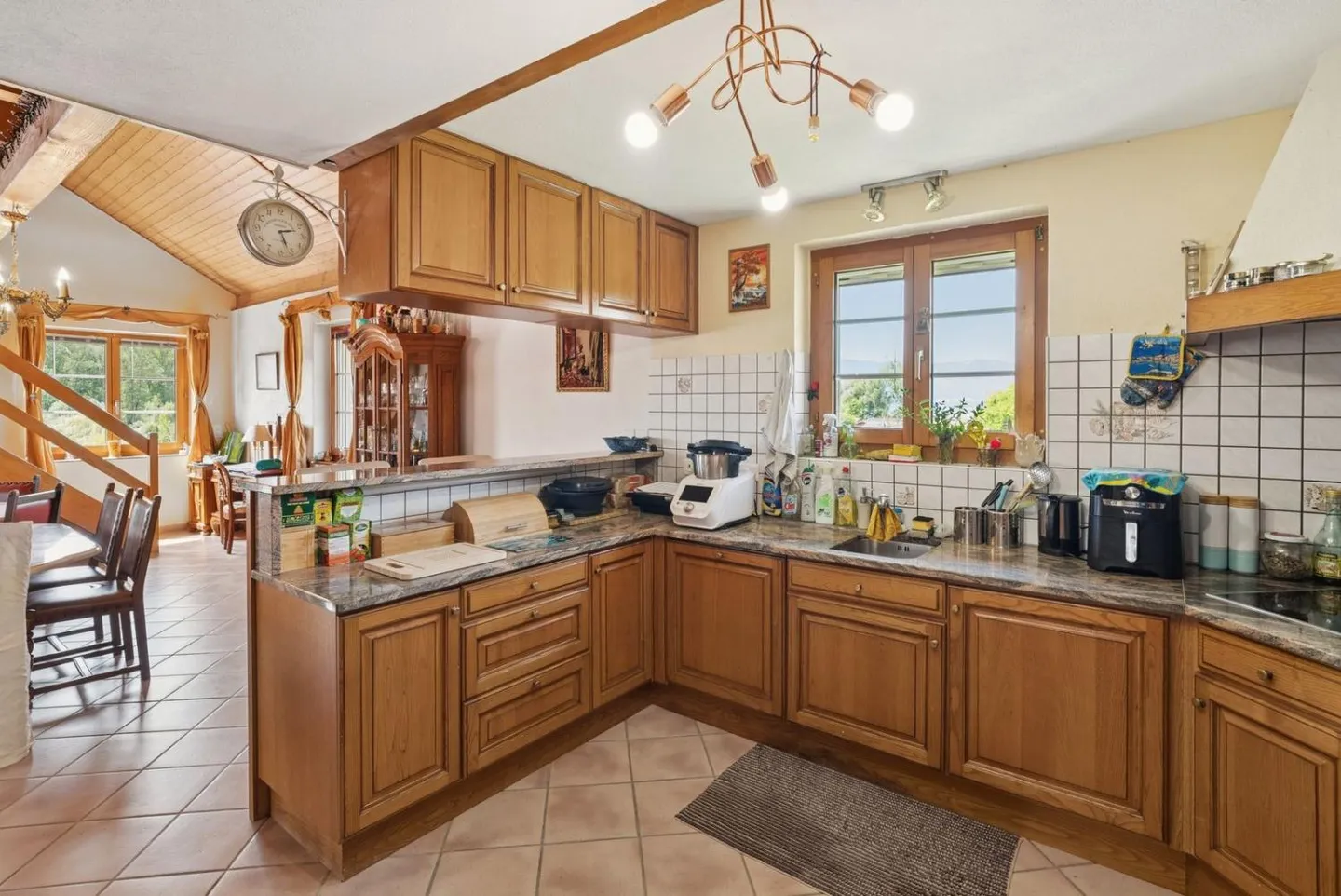 Charming apartment with 5.5 rooms in a beautiful PPE with 3 apartments - Photo 4 of 12