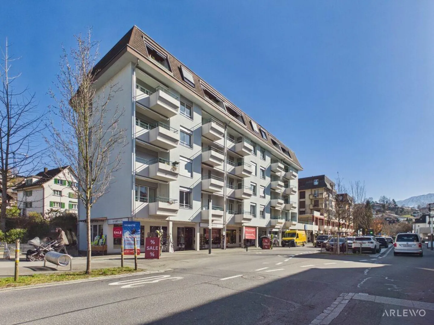 Visible and versatile sales area in the heart of Horw - Photo 3 of 10