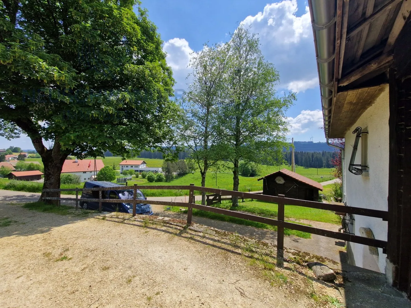 Franches-Montagnes in an idyllic and peaceful setting - Photo 8 of 23