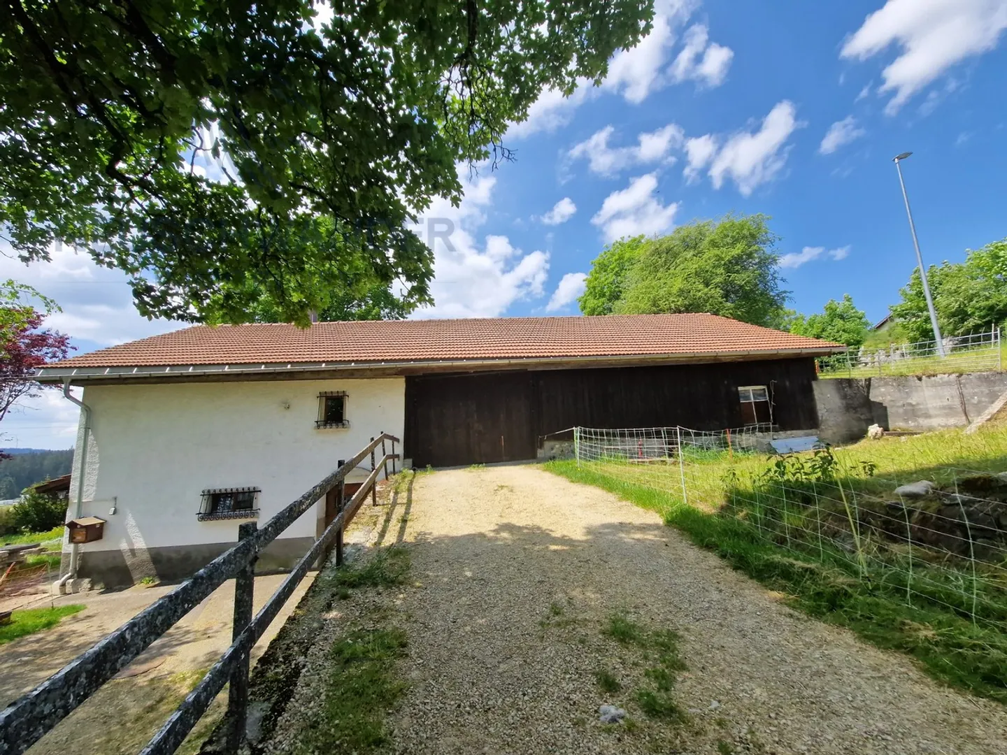 Franches-Montagnes in an idyllic and peaceful setting - Photo 10 of 23