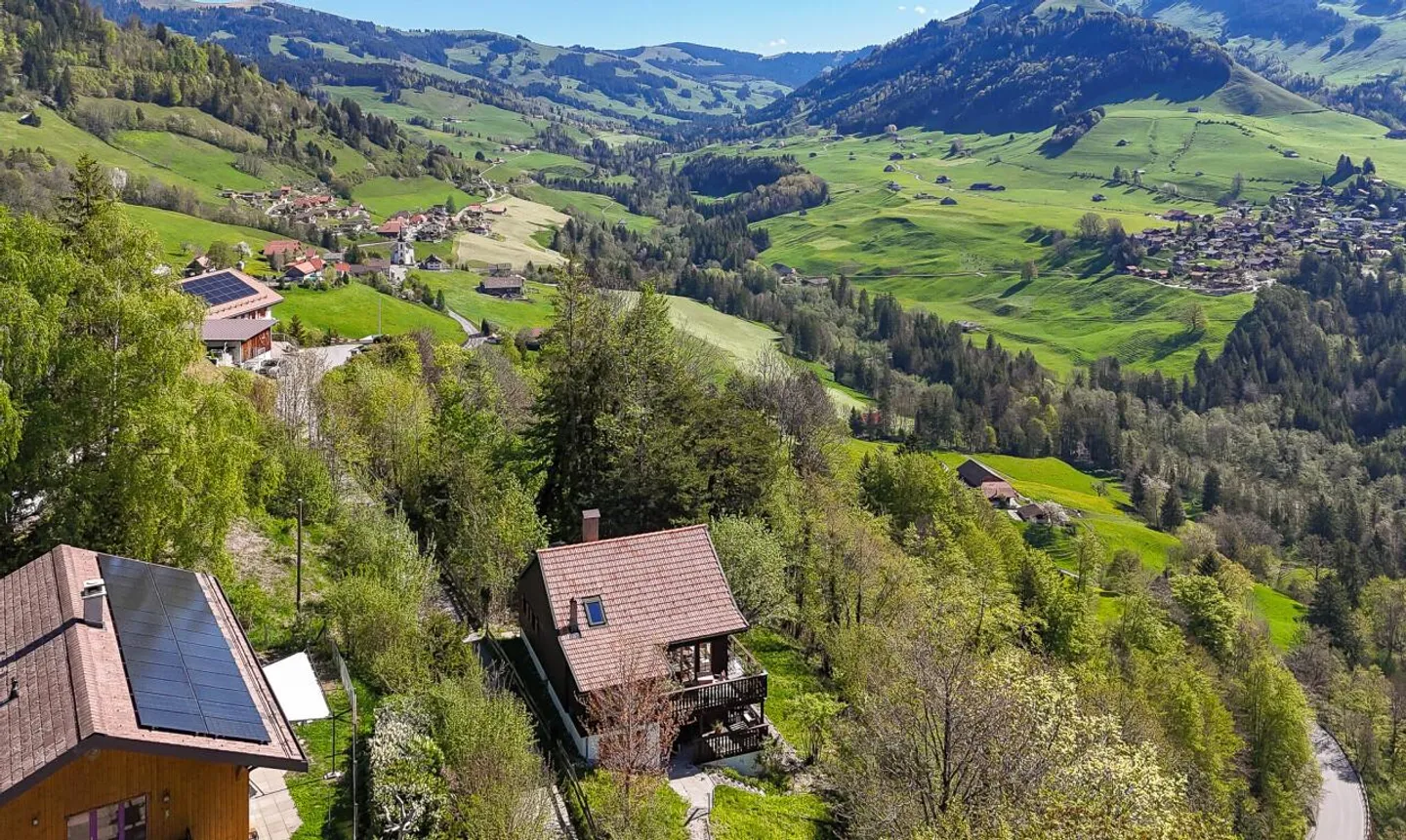 Un panorama grandioso, una proprietà rara nel cuore della natura - Foto 1 di 13