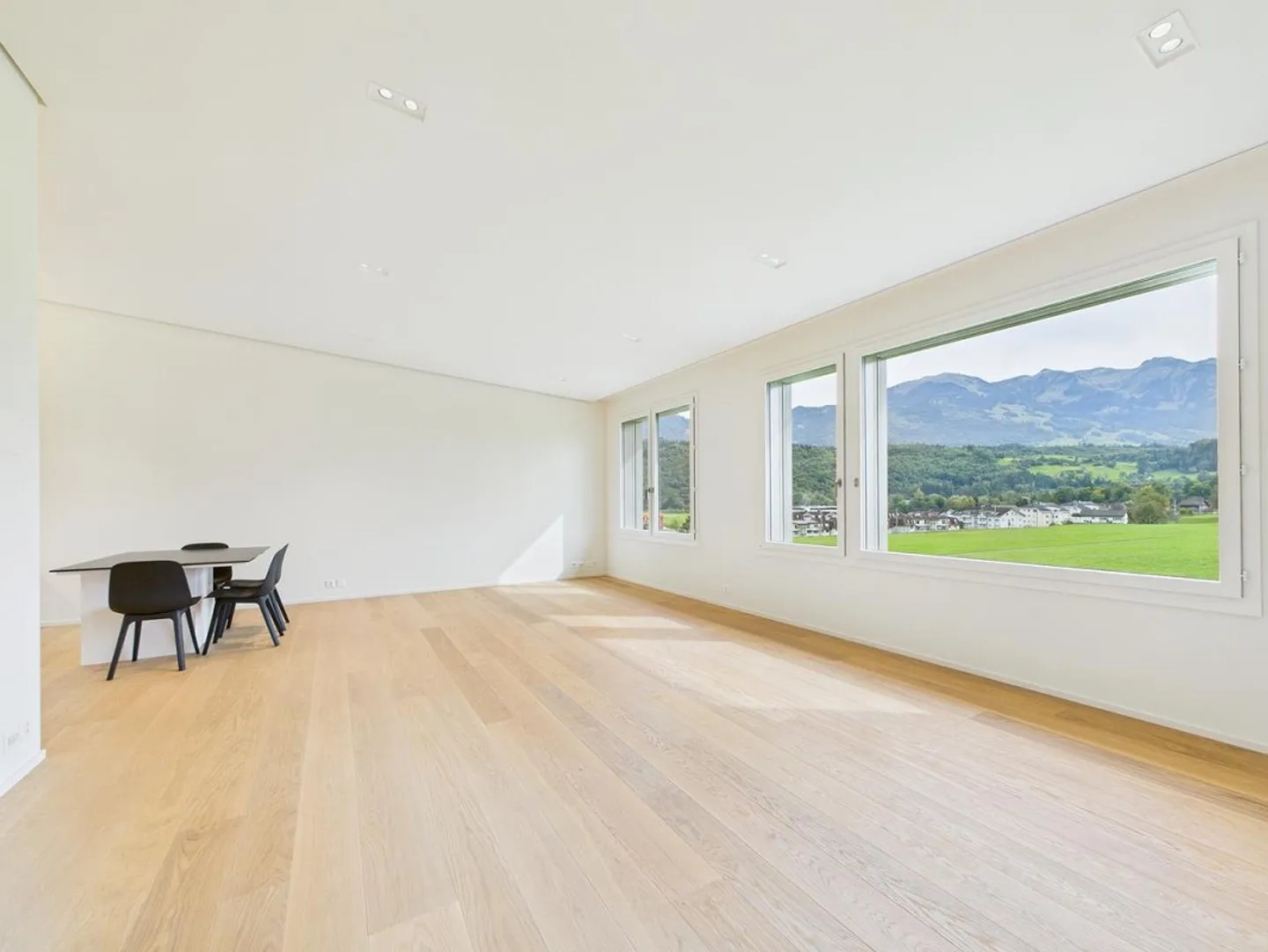 Moderne Gewerbefläche mit Weitblick - Foto 6 von 13